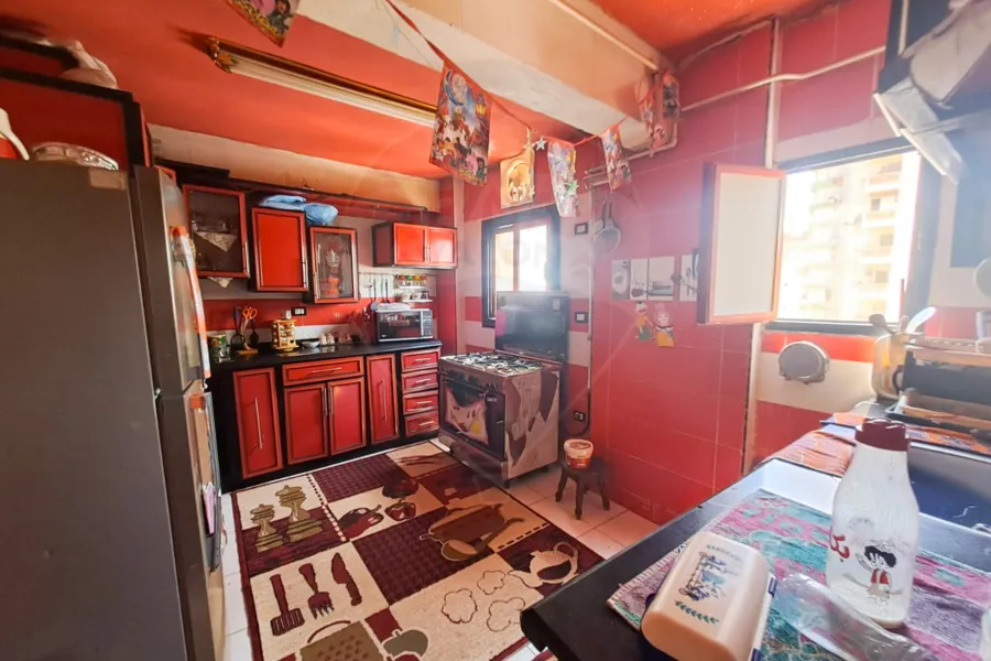 شقة للبيع 170 م سيدي جابر (ش عزيز فهمي)