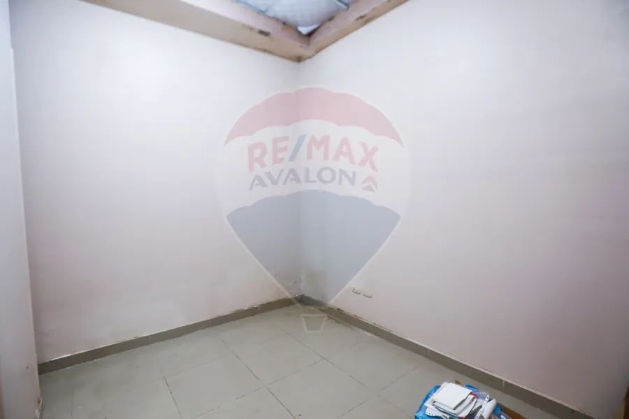 شقه اداري للبيع 110 م لوران ( طريق الحرية )