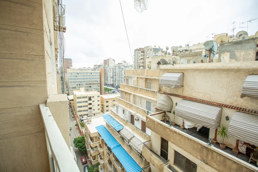 شقة للبيع 135م ميامي (أمام الأكاديمية)