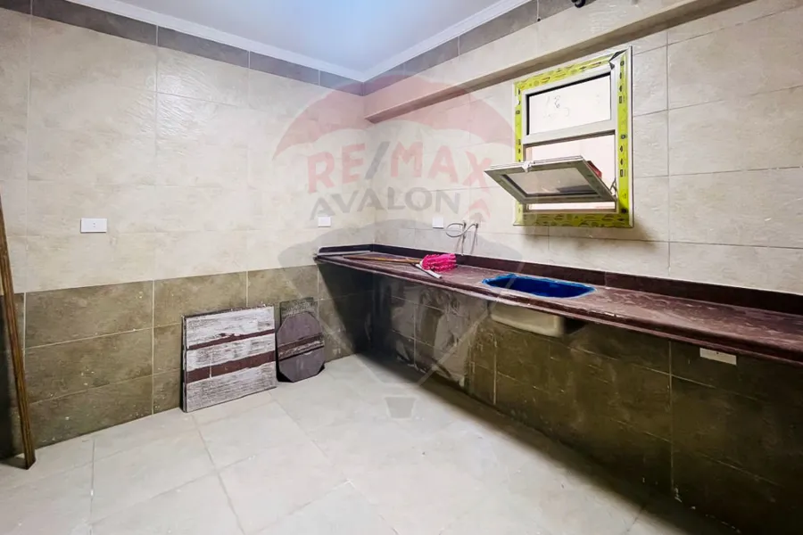 شقة للايجار 175 م سابا باشا (ش أبو قير)