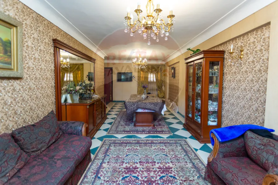 شقة للبيع 120 م لوران (شارع محمود صدقي)