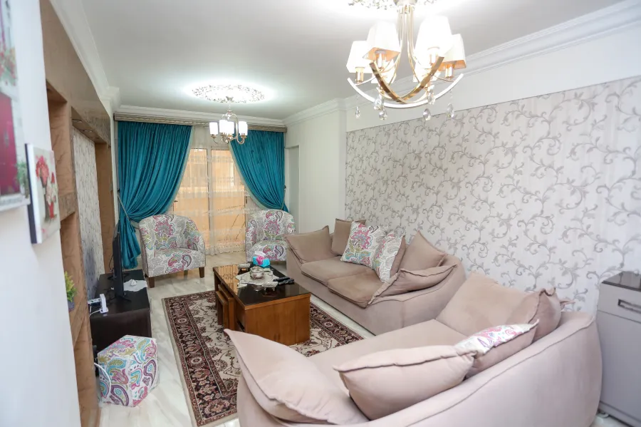 شقة للبيع 105 م فلمنج ( ش مصطفي كامل الرئيسي )