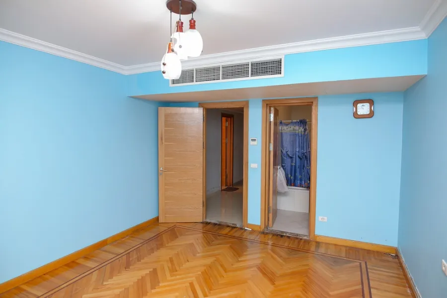 شقة للبيع 290م سموحة ( ش ألبرت الاول - أبراج دلتا لايف )