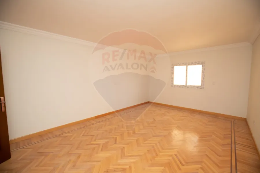 شقة للبيع 240 م مصطفى كامل (على الترام مباشرة) - أول سكن - شقة ناصية