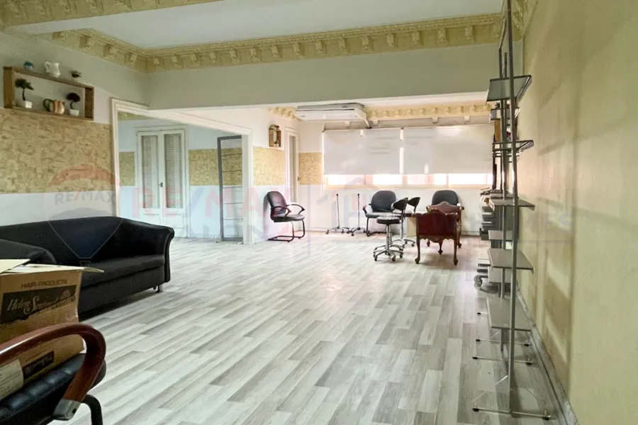 شقة للبيع 165 م رشدي (شارع سوريا)