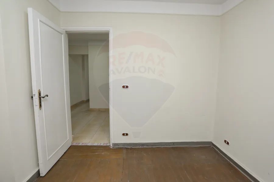 شقة للايجار 85 م سموحة (ميدان فيكتور عمانويل)