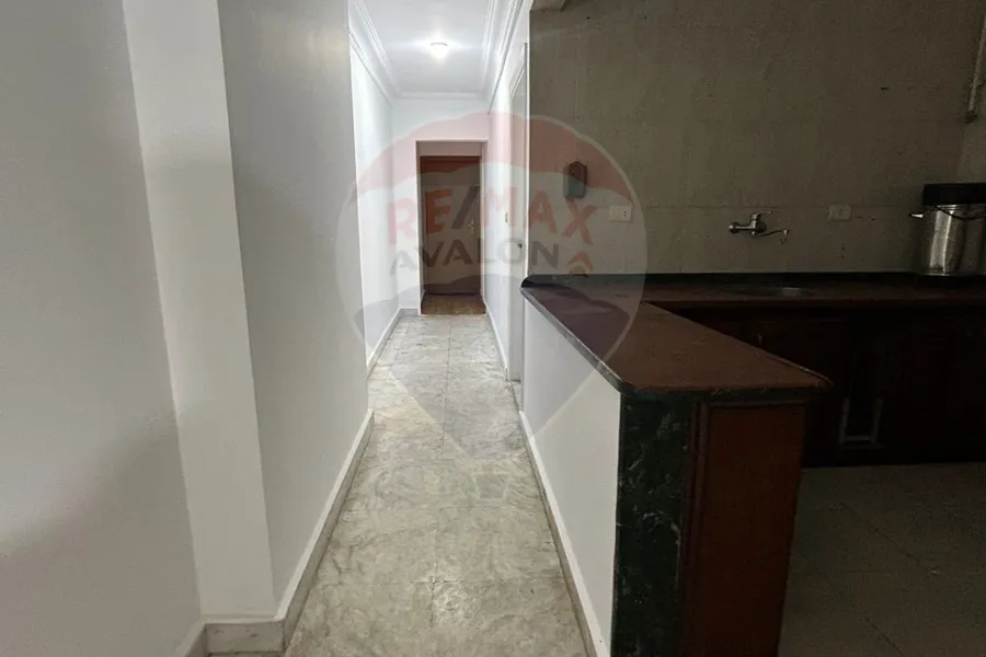 شقة للبيع 120 م زيزينيا (متفرع من قصر المجوهرات)