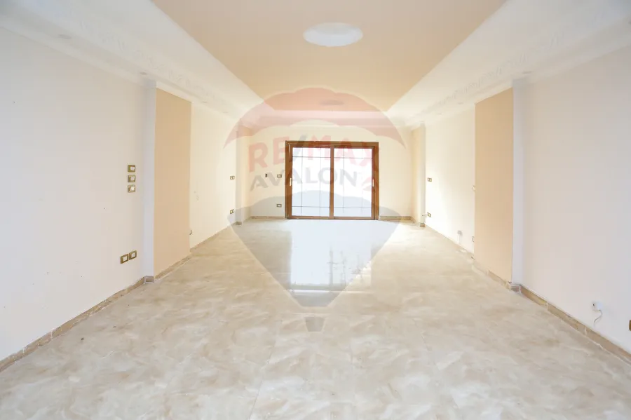 دوبلكس للإيجار  300 م سموحة (ش بهاء الدين الغتوري - خطوات من فوزي معاذ)