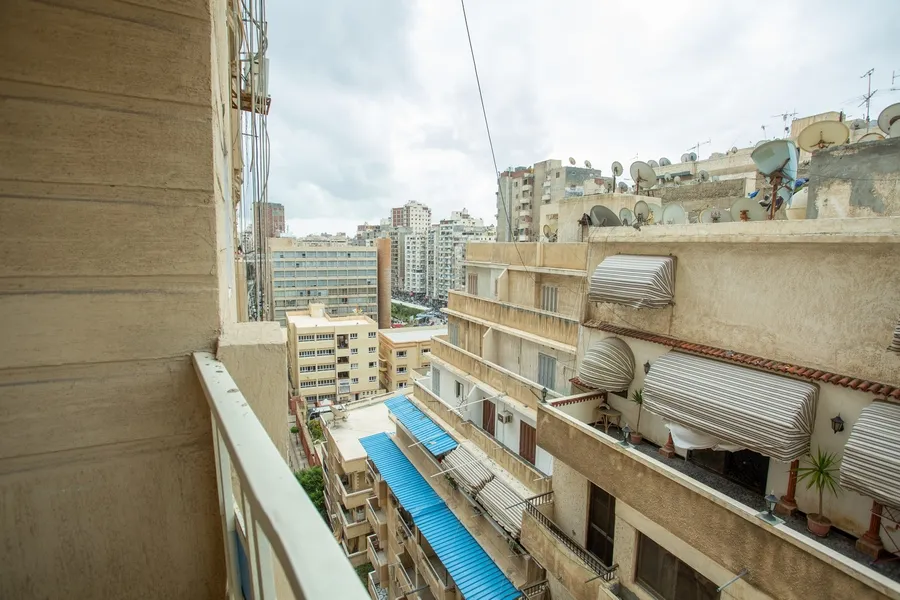 شقة للبيع 135م ميامي (أمام الأكاديمية)