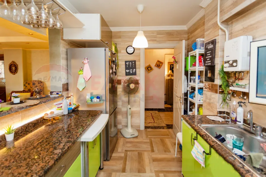 شقة للبيع 204 م سموحه (انطونيادس سيتي)