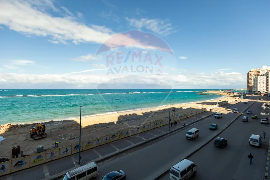 Apartment for sale 200 m Al-Mandara (directly on the sea)