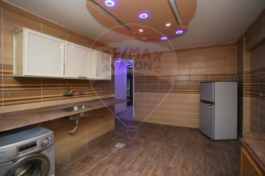 Duplex for sale 200 m Miami (Khaled Ibn El-Walid main st)