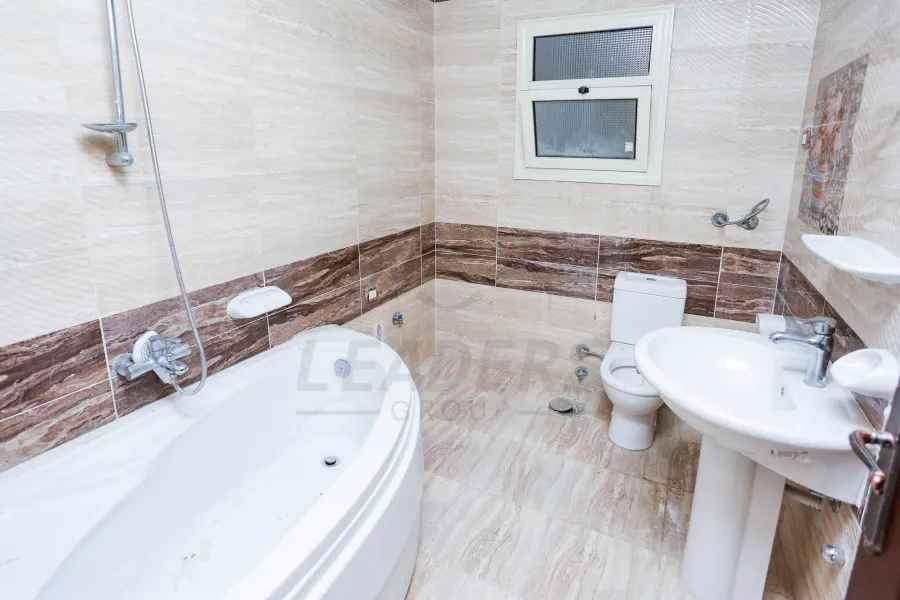 شقه للايجار 280 م جليم (ش مصطفي ماهر)