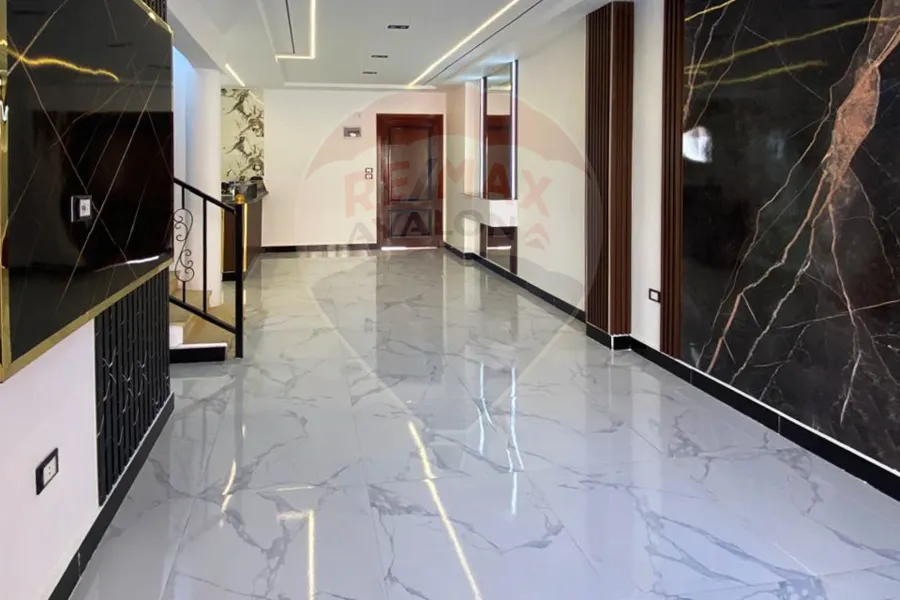 فيلا ستاند الون للبيع (بيرلا مارينا) 250 م