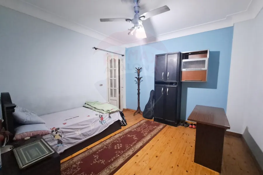 شقة للإيجار المفروش 130 م ميامي (ش جمال عبد الناصر مباشرة)