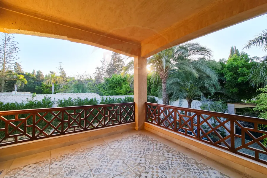 فيلا للبيع 1,650 م كينج مريوط (خلف الديزرت هوم)