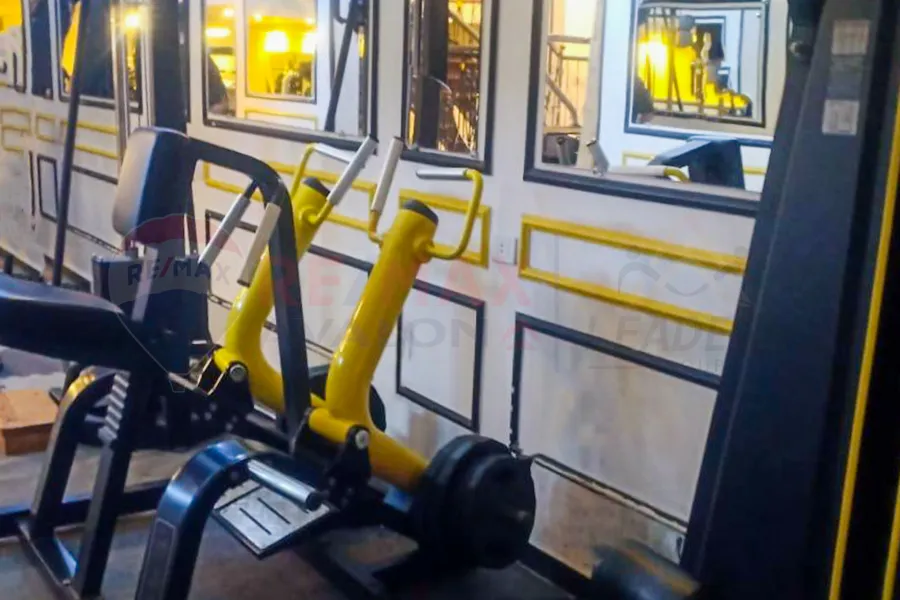 Shop for rent 175 m Roushdy (second number from the tram)