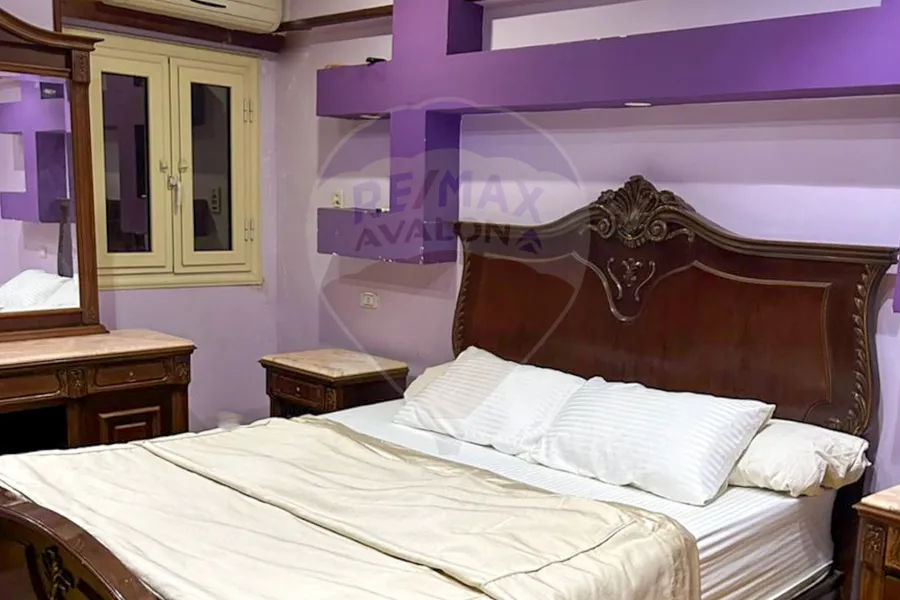 شقة للايجار 220 م سبورتينج (ش طيبة)