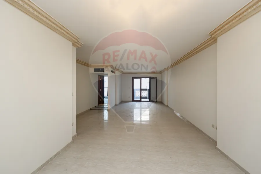 Apartment for sale 193 m Louran (directly on the tram - Brand Building)
