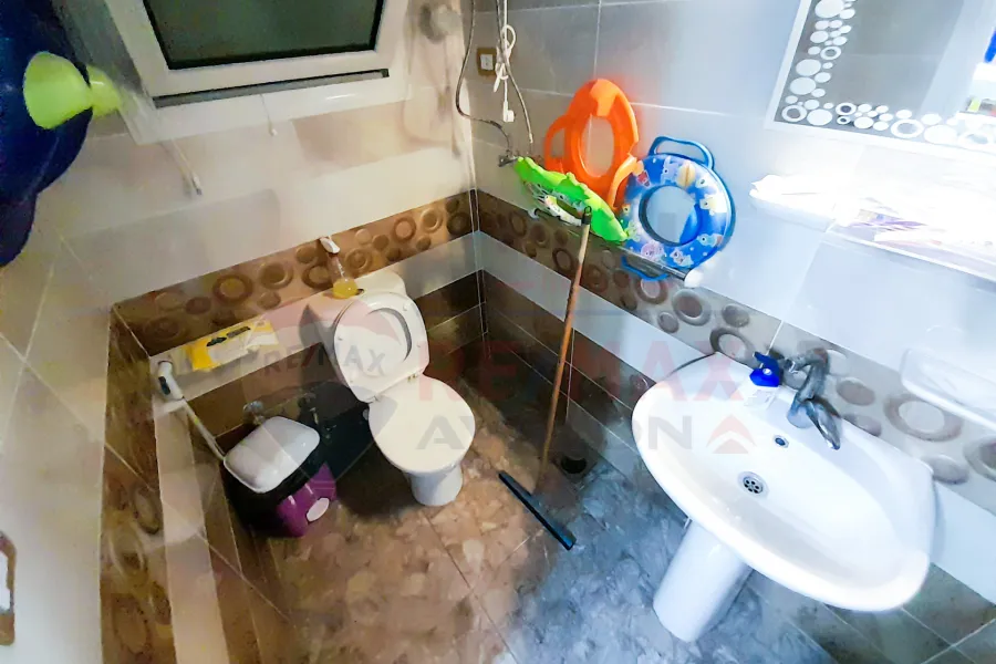 Administrative mezzanine For sale 237 m Gleem (Mostafa Maher St.)