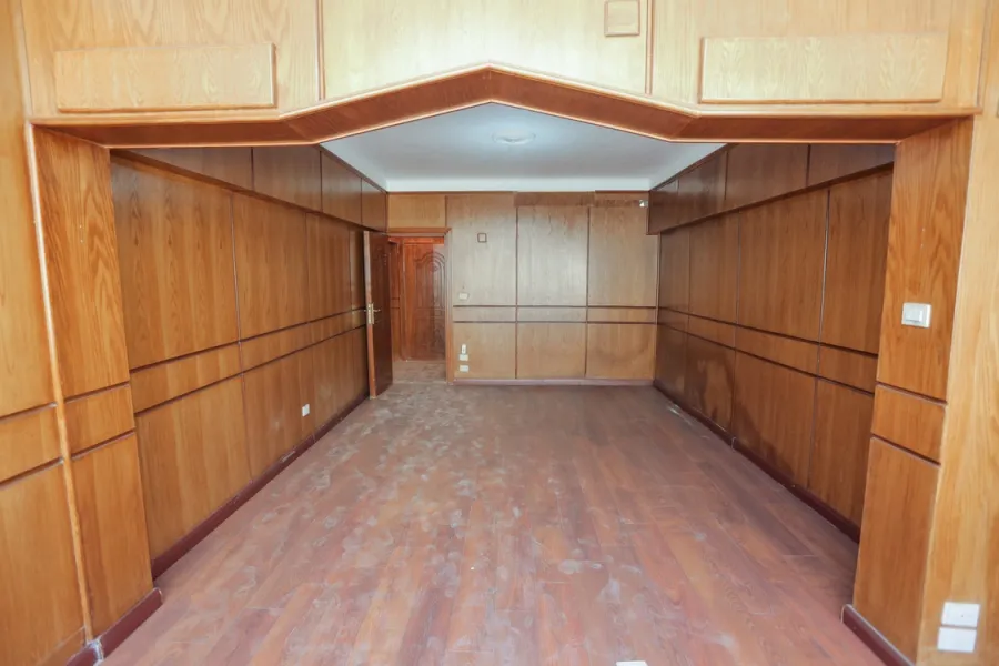 شقة للايجار 230م لوران (شارع أبوقير الرئيسي)