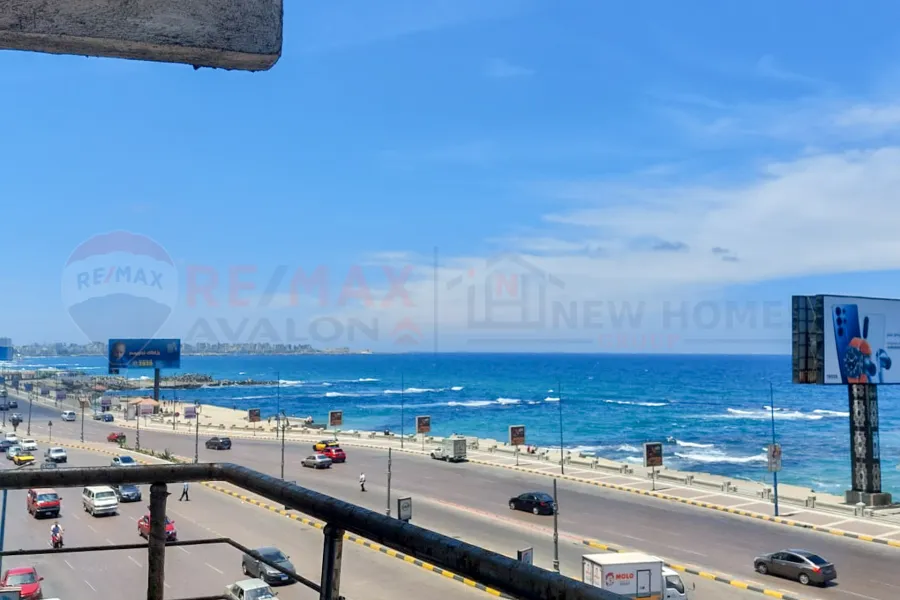 شقة للايجار 160 م كليوباترا (علي البحر مباشرة)