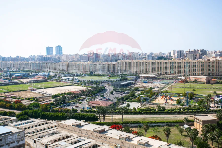 شقة للإيجار 200 م سموحة ( كوبرى 14 مايو- فيو مفتوح على نادى سموحة)