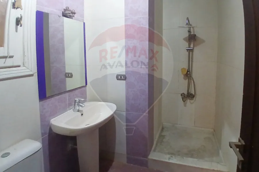 شقة للايجار 178 م سموحة (ش الخمسين)