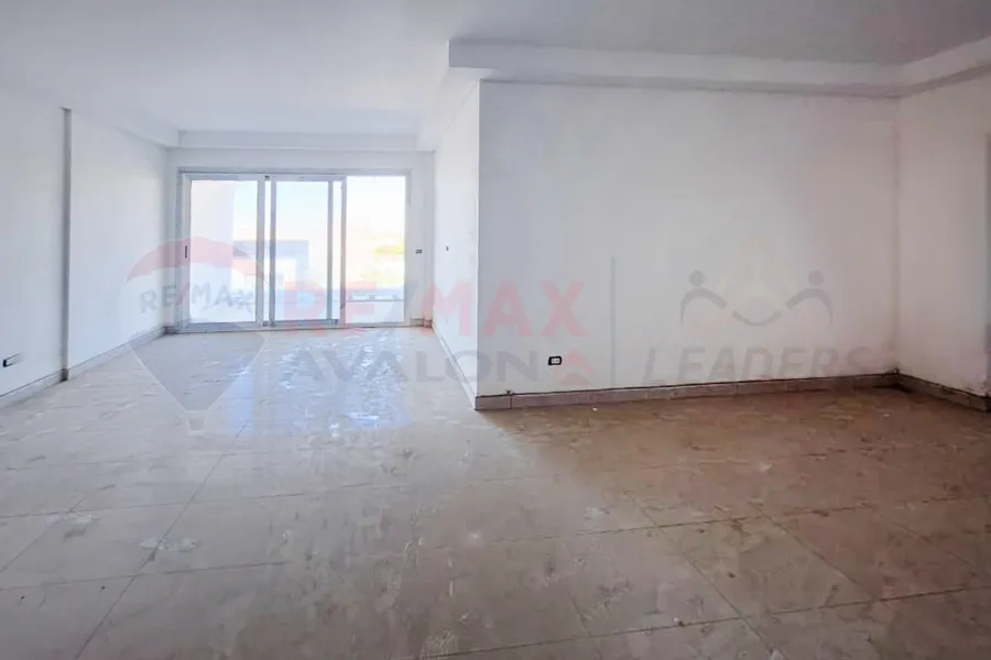 شقة للبيع (مزارين - العلمين الجديدة) 241 م