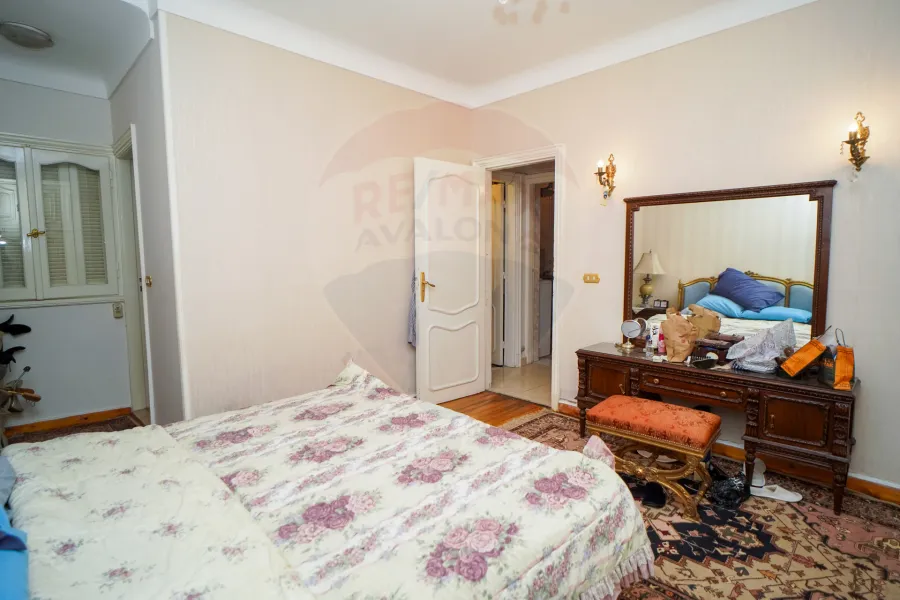 شقة للبيع 170 م لوران (ش عبد السلام عارف)