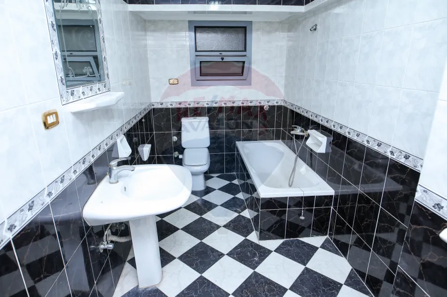 Administrative Unit For Rent 200 m Sidi Bishr (Num.1 From Esawy St.)