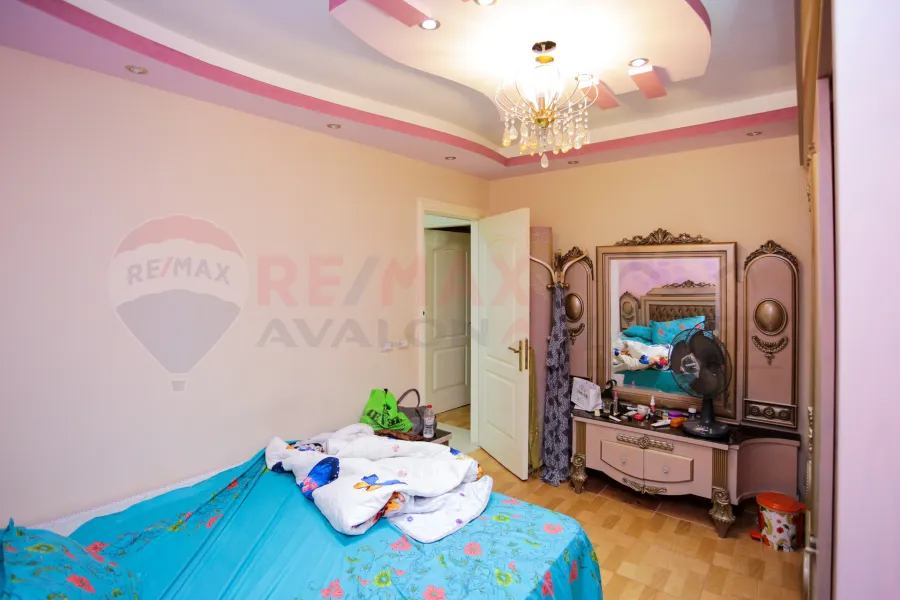 شقة للبيع 135 م لوران (متفرع من ش الإقبال)