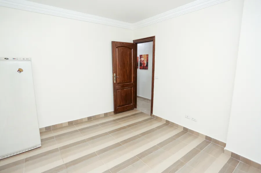 شقة للبيع 165 م جناكليس ( خطوات من ش ابو قير )