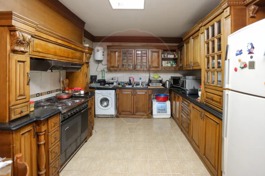 شقة للبيع 255 م سموحة (ش كمال الدين صلاح)