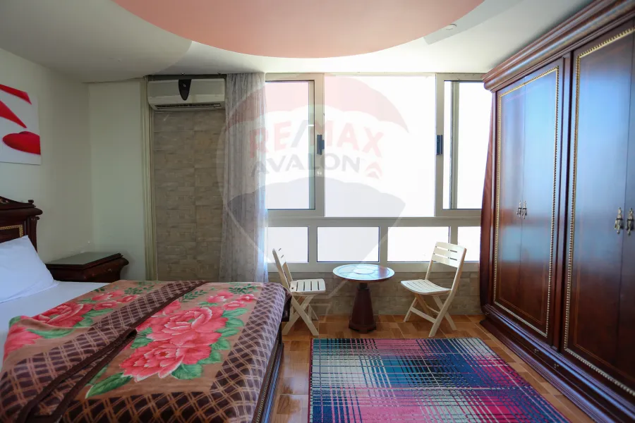 Apartment for sale 300 m Sidi Bishr (next to the Hilton)