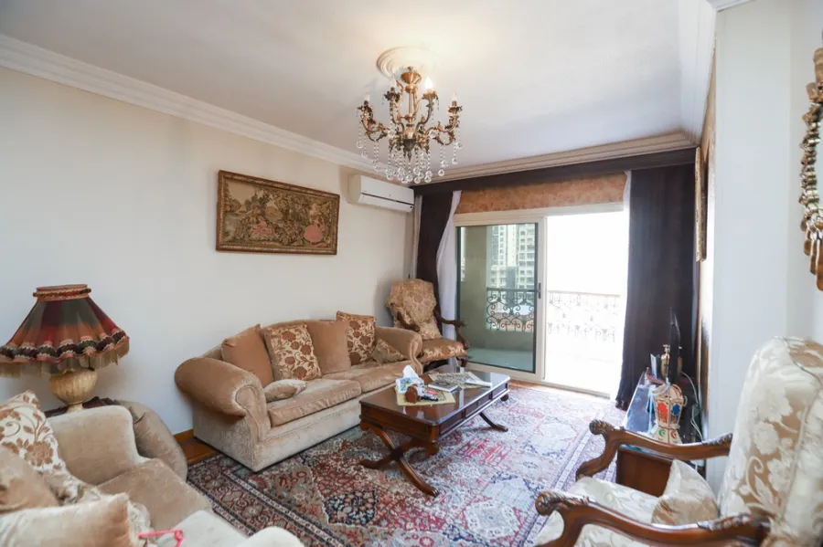 شقة للبيع 230م سان ستفانو