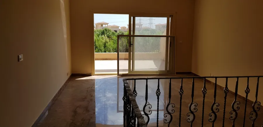 فيلا للإيجار370م كينج مريوط (كومباوند أليكس ويست - مطلات الجولف)