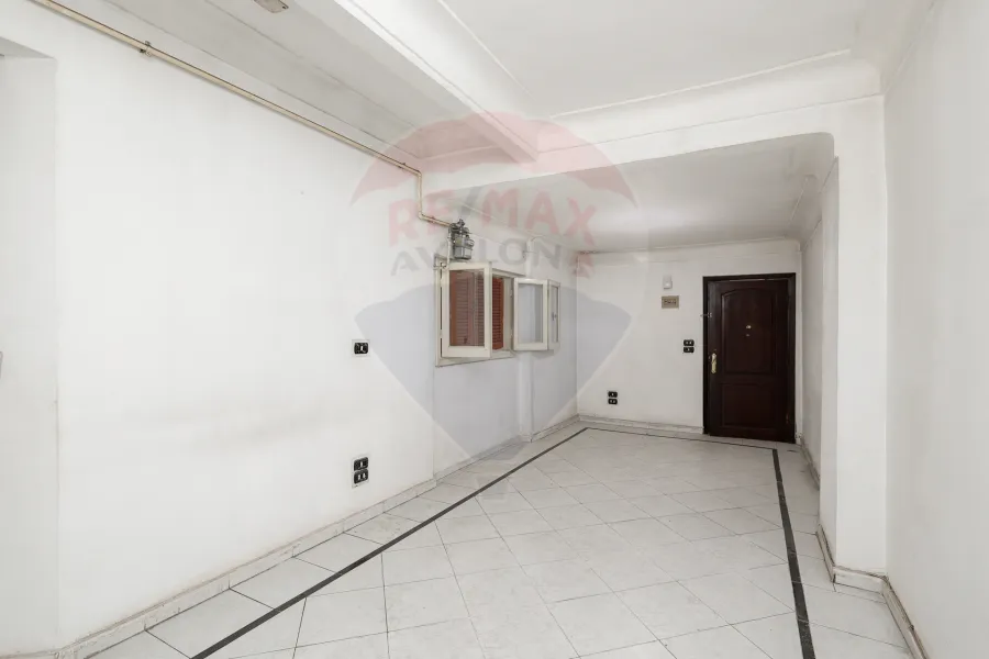 Complete property for sale 300 m Miami (Baron Cafe St. - steps from El Guish Road)