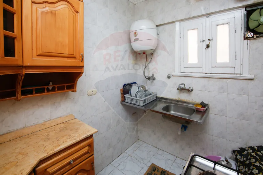 شقة للبيع 105 م المندرة (ش جمال عبد الناصر)