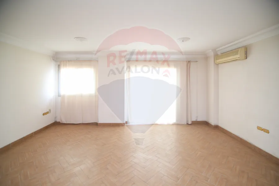 شقة للبيع 124 م سيدي جابر (ش المشير الرئيسي)