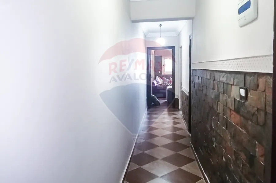 Furnished Apartment For Rent 160 m Stanly (Steps from the Sea.)