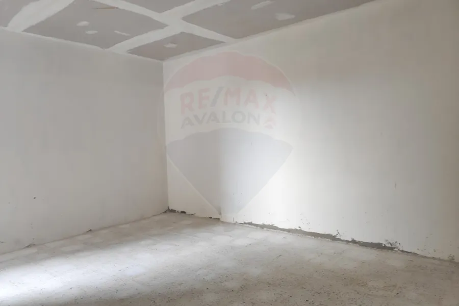 شقه للبيع 206 م سموحة ( كومباوند جراند فيو )