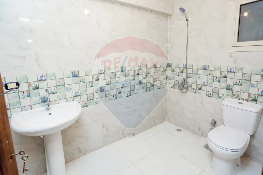 شقة للبيع 196 م سموحة ( كومباوند الإتحادية -أمام حدائق أنطونيادس)