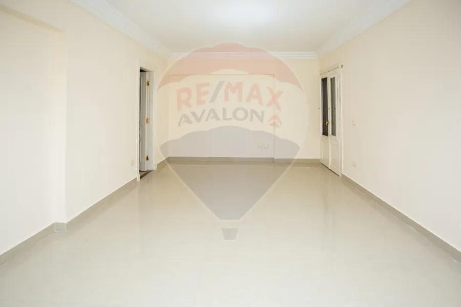 شقة مرخصة للبيع 220م سابا باشا (أمام قصر المرغني)