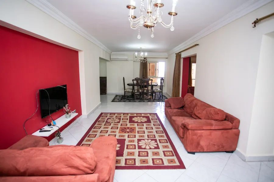 شقة للإيجار مفروش 125م المنتزة (أبراج رويال بلازا)