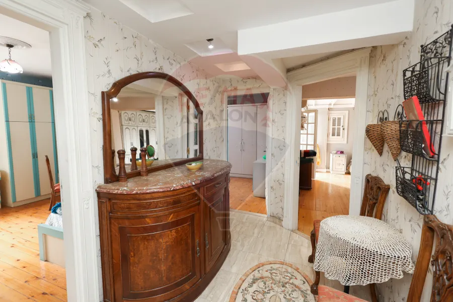 شقة للبيع 180 م سابا باشا  (ش تاج الرؤساء)