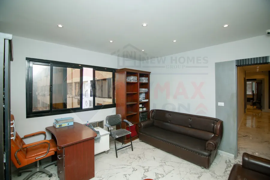 شقة إداري للبيع 175 م الحي اللاتيني (ش فؤاد الرئيسي)