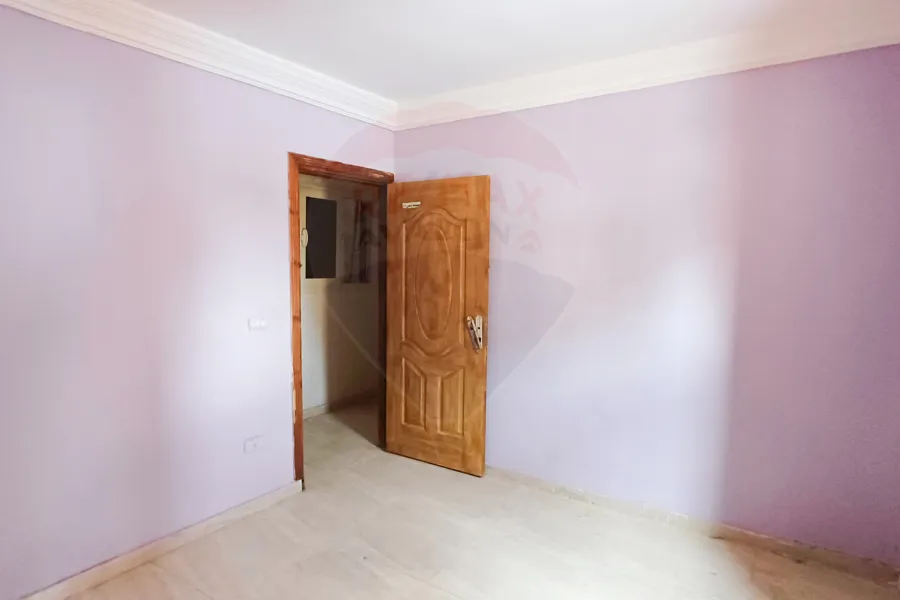 شقة للبيع 155 م العصافرة ( خطوات من البحر )