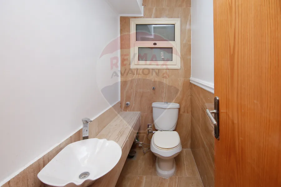 شقة للبيع 300 م  كفر عبده (ش قرادحي)