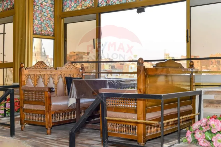 فندق و مطعم للبيع 1,070 م القاهرة (الحسين)